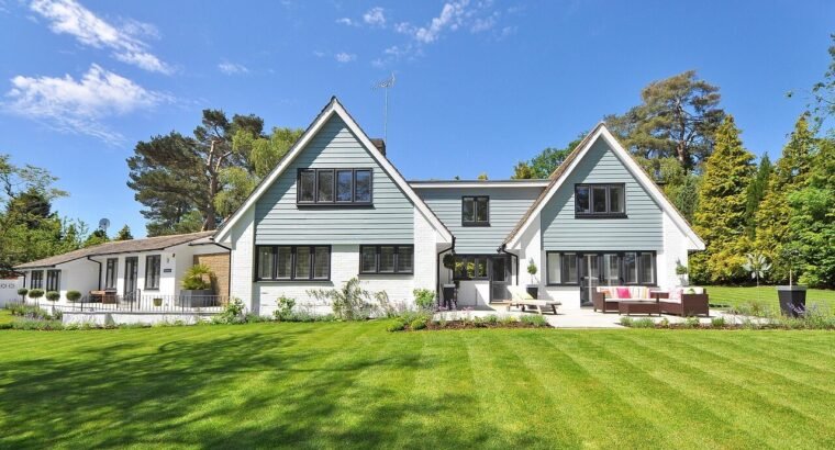Spacious 4-Bedroom Detached Home with Modern Ameni...